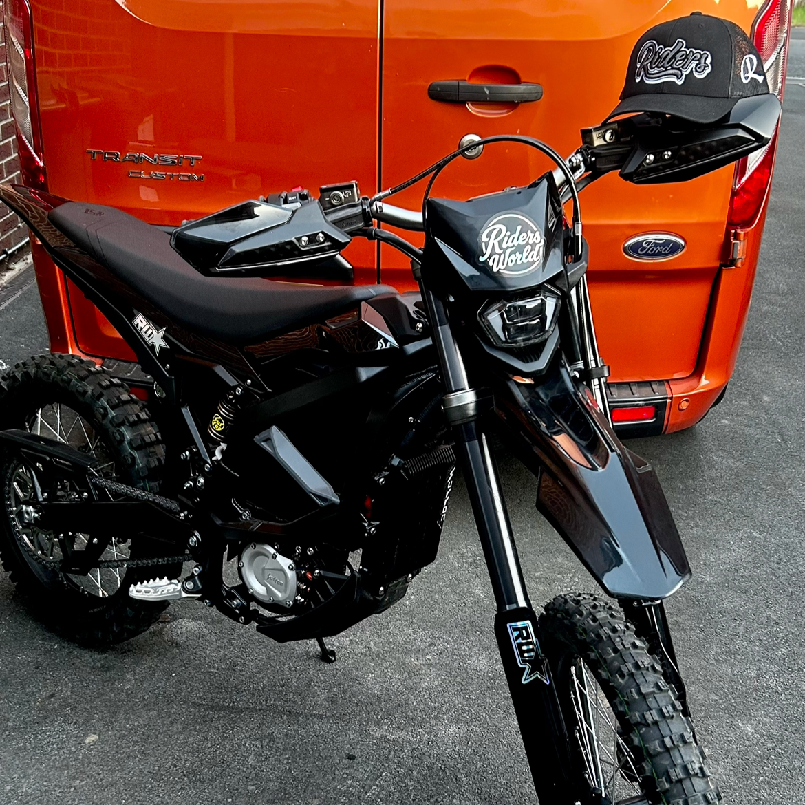 Riders world logo sticker - 100x100mm